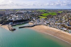 12 Rhodewood House - Near the Beach Sea Glimpses