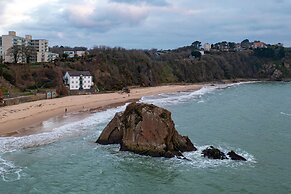 5 Sunny Cove - Direct Beach Access Sea Views