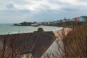 5 Sunny Cove - Direct Beach Access Sea Views