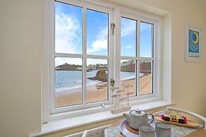 5 Sunny Cove - Direct Beach Access Sea Views