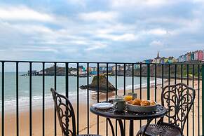 5 Sunny Cove - Direct Beach Access Sea Views