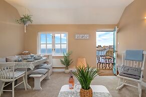 5 Sunny Cove - Direct Beach Access Sea Views