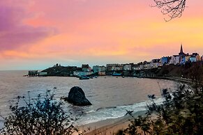 5 Sunny Cove - Direct Beach Access Sea Views