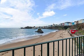 5 Sunny Cove - Direct Beach Access Sea Views