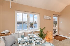 5 Sunny Cove - Direct Beach Access Sea Views
