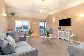 5 Sunny Cove - Direct Beach Access Sea Views