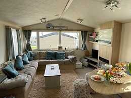 3 Bed-sleeps 8-pet Friendly-parking-sea View