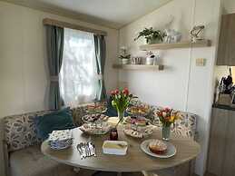 3 Bed-sleeps 8-pet Friendly-parking-sea View