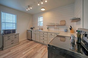 Near Beach Dining w Golf Cart Private Balcony Salty Sunshine B