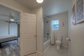 Near Beach Dining w Golf Cart Private Balcony Salty Sunshine B