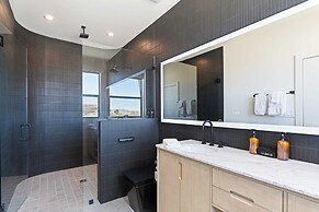 Luxe Modern Escape w/ Pool, Hottub, Firepit, Desert View Obsidian by A