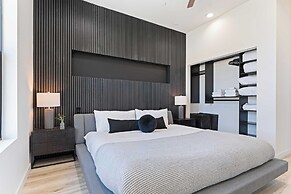 Luxe Modern Escape w/ Pool, Hottub, Firepit, Desert View Obsidian by A