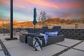 Luxe Modern Escape w/ Pool, Hottub, Firepit, Desert View Obsidian by A