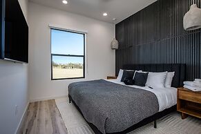 Luxe Modern Escape w Pool Hot Tub Firepit Desert View Lassen by Avants