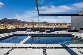 Luxe Modern Escape w Pool Hot Tub Firepit Desert View Lassen by Avants