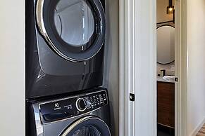 Luxe Modern Escape w Pool Hot Tub Firepit Desert View Lassen by Avants