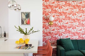 2 Rooms, Sleeps 8 Retro Hotel w/ Pool Wesley King Studio Buyout by Ava