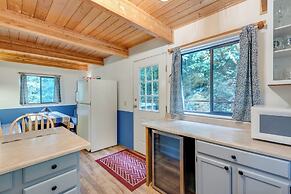 A 3 Story, 3 Bedroom Traditional Rustic Ski and Hiking Chalet