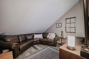 Snowater Condo 45sw With a Media Room