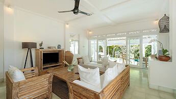 Villa Shamballa Moon by Villa Finder