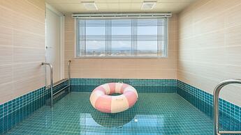 Gyeongju Poseokjeong Hanok Pool Villa