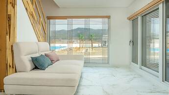 Gyeongju Poseokjeong Hanok Pool Villa