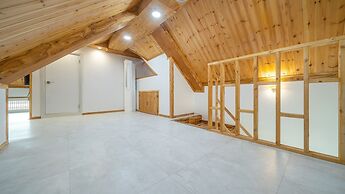 Gyeongju Poseokjeong Hanok Pool Villa