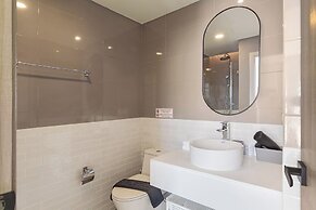 One bedroom Palmetto Condo Karon A 607