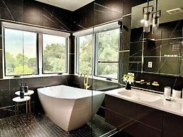 @ Marbella Lane - Enchanted Garden & Pool Hideaway