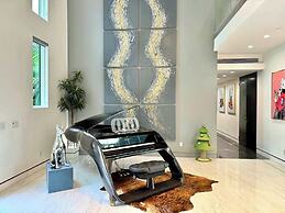 @ Marbella Lane - Enchanted Garden & Pool Hideaway