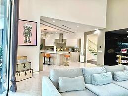 @ Marbella Lane - Enchanted Garden & Pool Hideaway