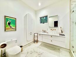 @ Marbella Lane - Enchanted Garden & Pool Hideaway