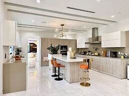 @ Marbella Lane - Enchanted Garden & Pool Hideaway