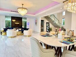 @ Marbella Lane - Enchanted Garden & Pool Hideaway