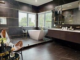 @ Marbella Lane - Enchanted Garden & Pool Hideaway