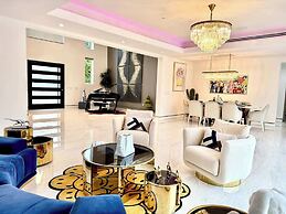 @ Marbella Lane - Enchanted Garden & Pool Hideaway