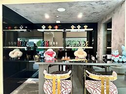 @ Marbella Lane - Enchanted Garden & Pool Hideaway