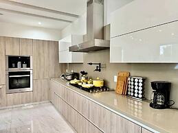 @ Marbella Lane - Enchanted Garden & Pool Hideaway