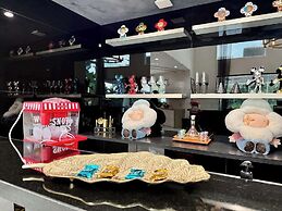 @ Marbella Lane - Enchanted Garden & Pool Hideaway