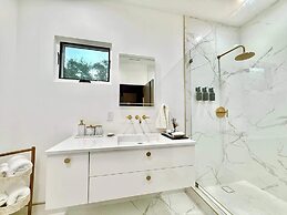 @ Marbella Lane - Enchanted Garden & Pool Hideaway