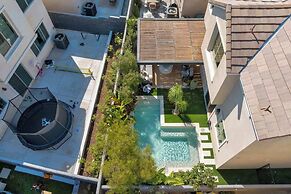 @marbella Lane - Stylish Dream Home in RMV w/ Pool