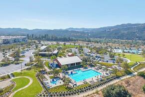 @marbella Lane - Stylish Dream Home in RMV w/ Pool