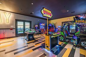 @marbella Lane - Stylish Dream Home in RMV w/ Pool