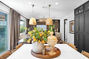 @marbella Lane - Stylish Dream Home in RMV w/ Pool