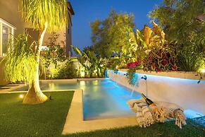 @marbella Lane - Stylish Dream Home in RMV w/ Pool