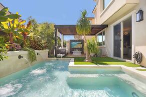 @marbella Lane - Stylish Dream Home in RMV w/ Pool