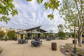 @marbella Lane - Stylish Dream Home in RMV w/ Pool