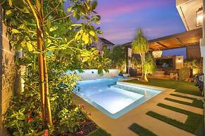 @marbella Lane - Stylish Dream Home in RMV w/ Pool