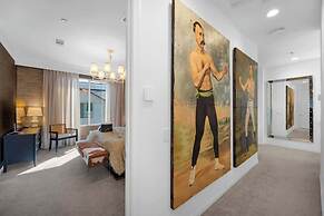 @marbella Lane - Stylish Dream Home in RMV w/ Pool