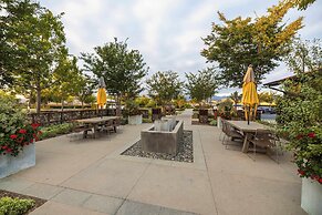 @marbella Lane - Stylish Dream Home in RMV w/ Pool